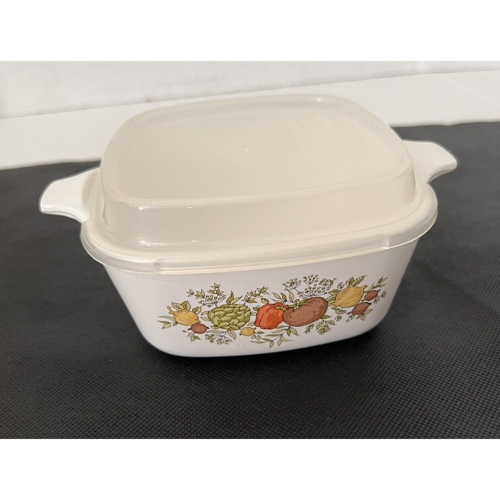 A Vtg. Corning Ware Spice of Life P-43-B 2 3/4 Cup Casserole Dish w/ Plastic Lid